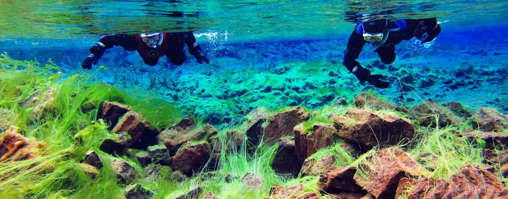 Touch two continents at the same time in Iceland