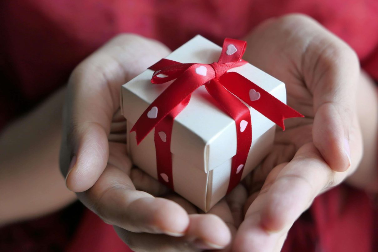 First Present First Mother’s Day Gift Ideas: 30+ Thoughtful, Unique & Memorable Ways ...