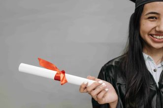 What Are Some Luxury Graduation Gifts for Her in 2026?