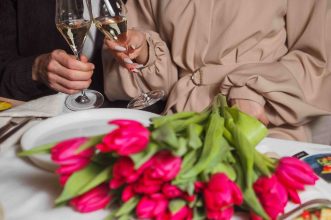 Traditional Wedding Anniversary Gifts: A Year-by-Year Guide and Gift Ideas