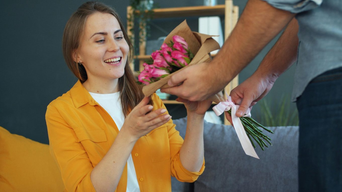 Best Gifts for Girlfriend: Top Gift Ideas to Show How Much You Care