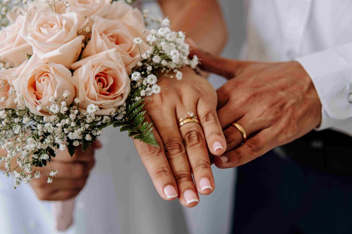 Gifts for Your Husband on the Wedding Day: The Two-Gift Guide