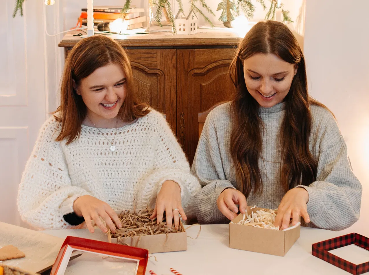 30 Christmas Gift Ideas for a 21 Year Old Female