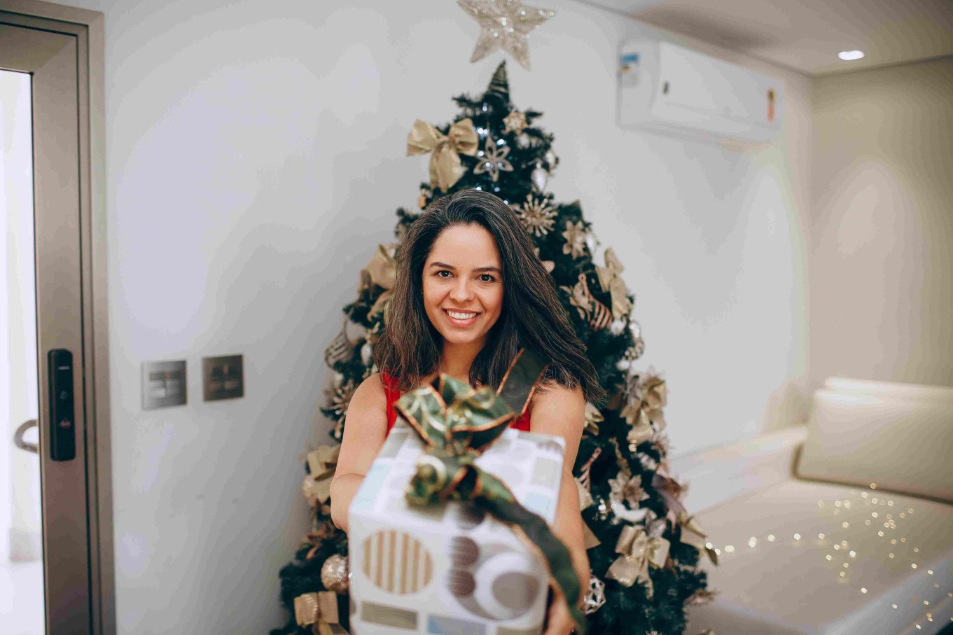 30 Christmas Gift Ideas for a 30 Year Old Woman