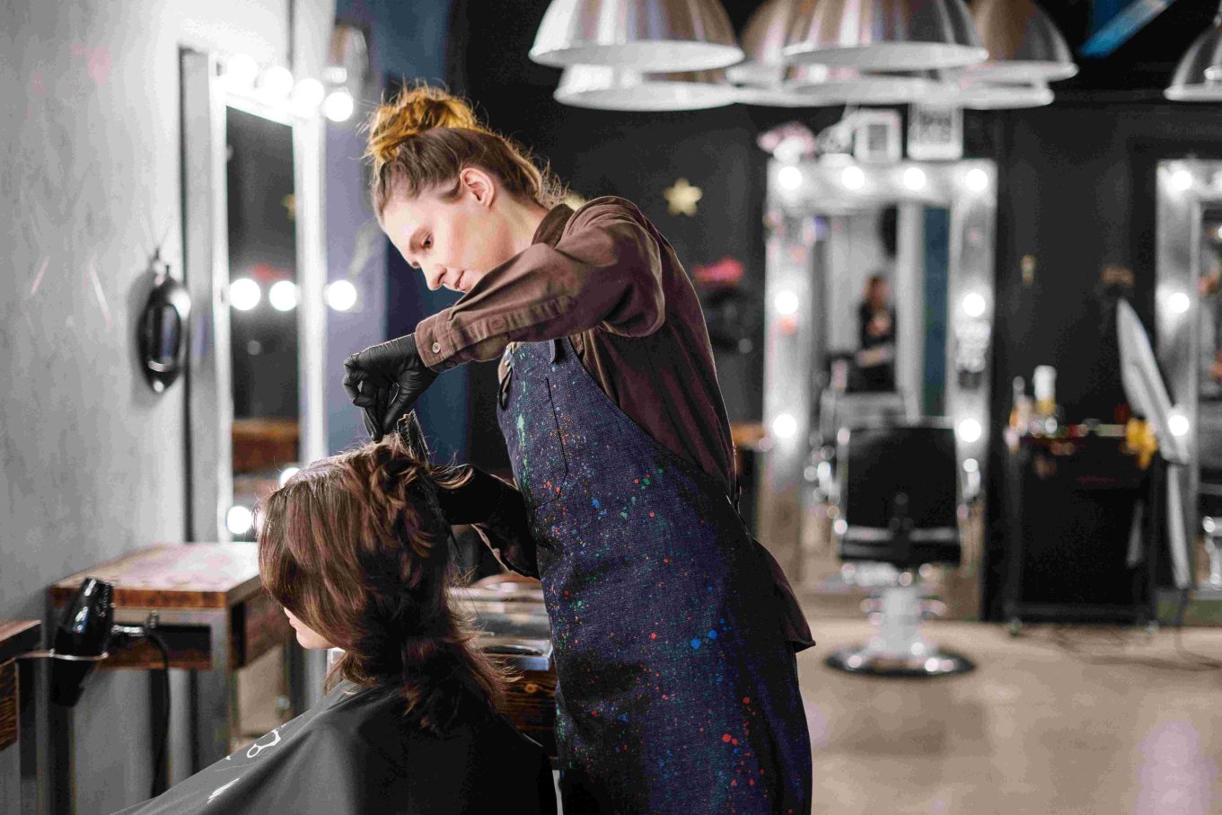 What Are the Best Christmas Gifts for Your Hairdresser